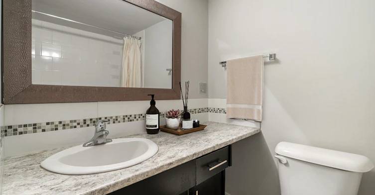 600 1 Street NE, Calgary, AB, T2E 3B3 - 8
