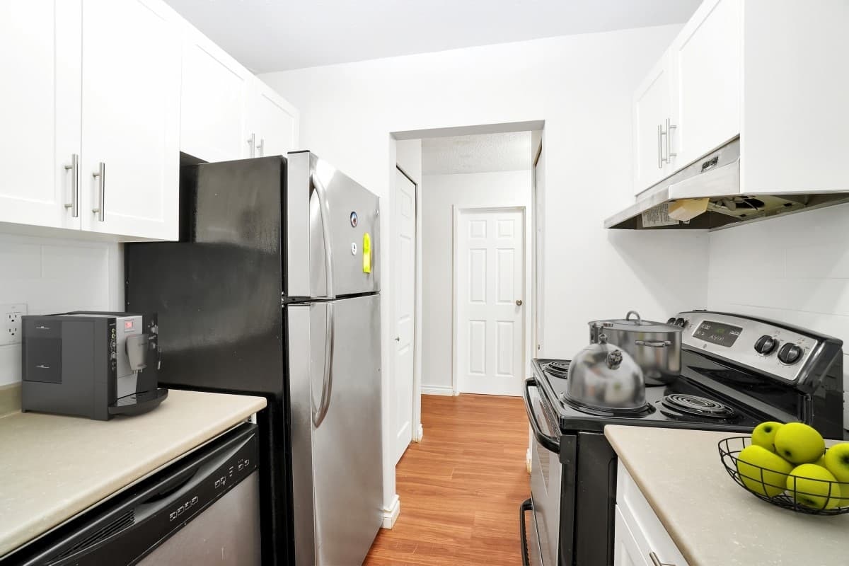 3836 Carrigan Court, Burnaby, BC, V3N 4P7 - 6