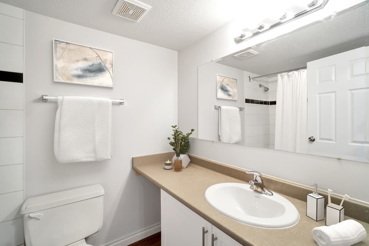 3836 Carrigan Court, Burnaby, BC, V3N 4P7 - 11