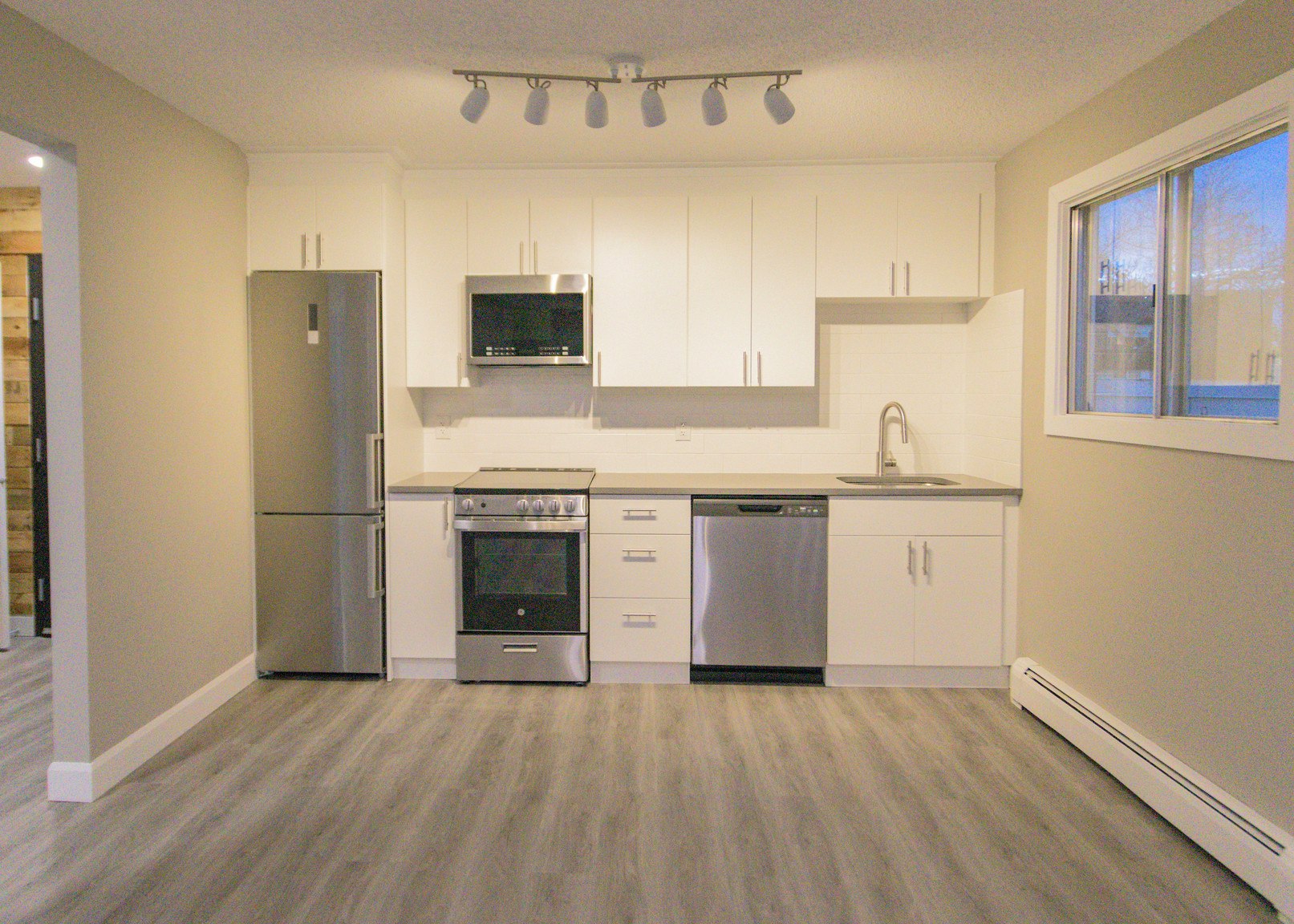 101-10645 113 Street, Edmonton, AB, T5H 3H7 - 7