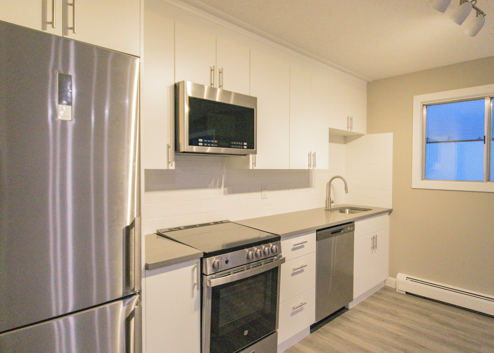 101-10645 113 Street, Edmonton, AB, T5H 3H7 - 8