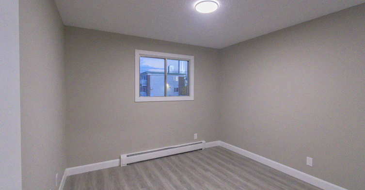 102-10645 113 Street, Edmonton, AB, T5H 3H7 - 9