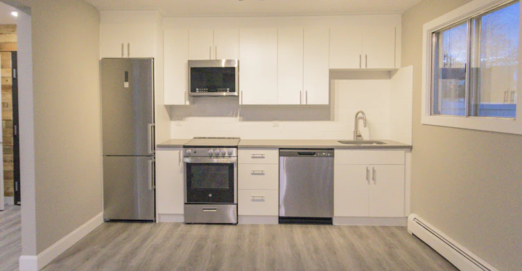 102-10645 113 Street, Edmonton, AB, T5H 3H7 - 18