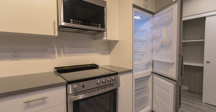 202-10645 113 Street, Edmonton, AB, T5H 3H7 - 11