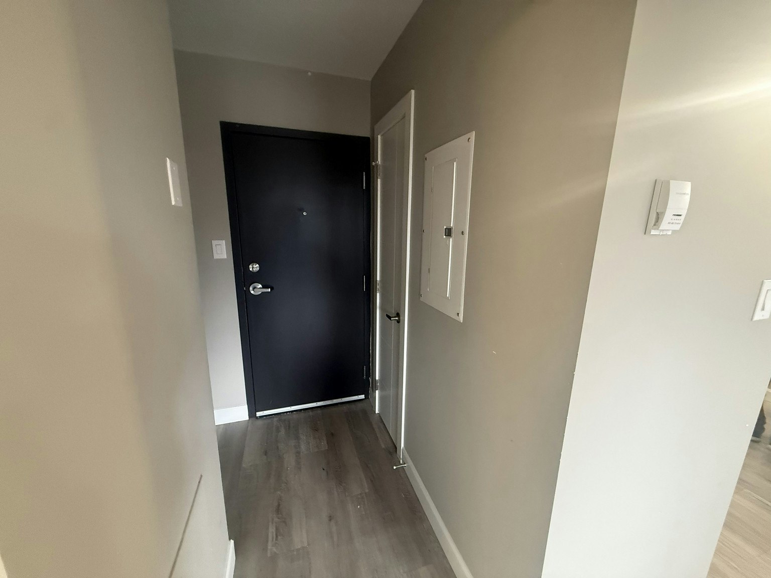 205-13025 69 Street, Edmonton, AB, T5C 0H5 - 11