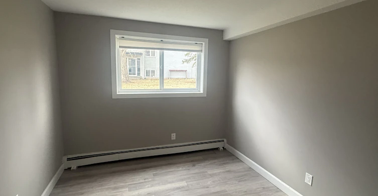 205-13025 69 Street, Edmonton, AB, T5C 0H5 - 8