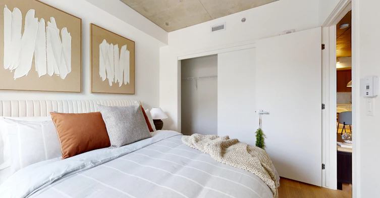 2 bedrooms -245 Robert Bourassa Boulevard, Montréal, QC, H3C 1A4 - 10