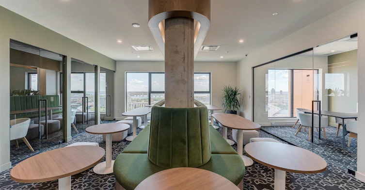 3 bedrooms -245 Robert Bourassa Boulevard, Montréal, QC, H3C 1A4 - 33