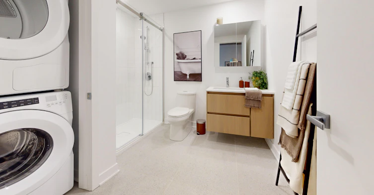 3 bedrooms -245 Robert Bourassa Boulevard, Montréal, QC, H3C 1A4 - 8