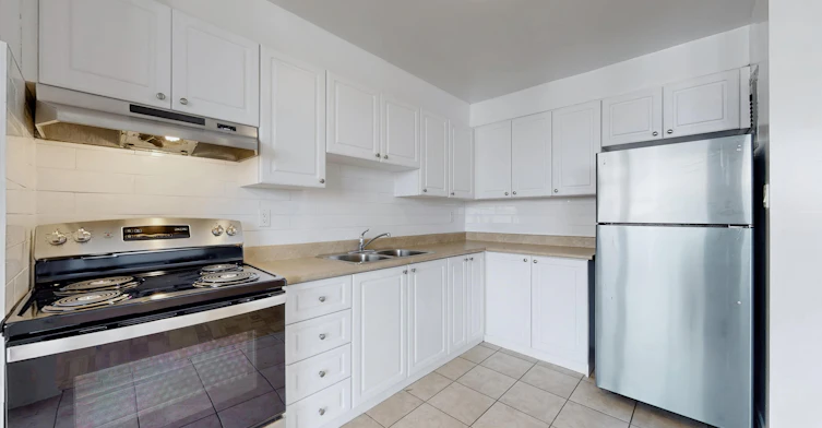 12 Goldfinch Court, Toronto, ON, M2R 2C4 - 2