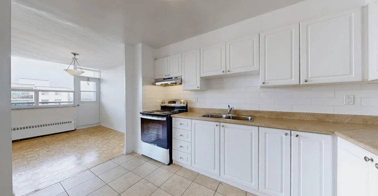 12 Goldfinch Court, Toronto, ON, M2R 2C4 - 4