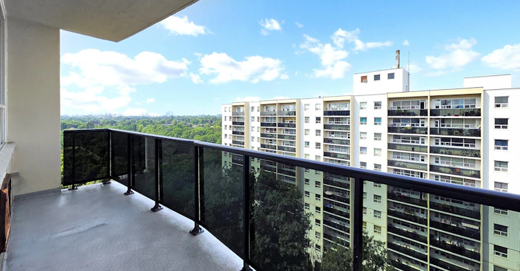 12 Goldfinch Court, Toronto, ON, M2R 2C4 - 13