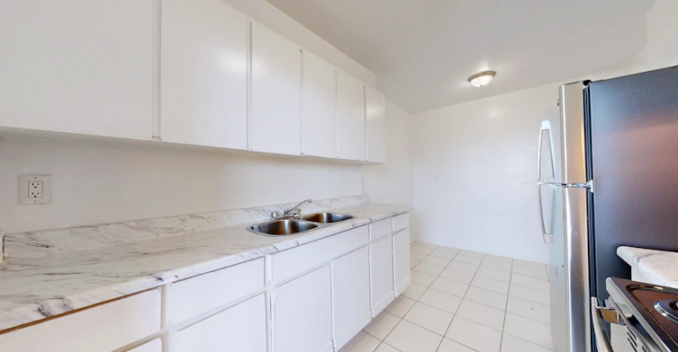 100 York Gate Boulevard, Toronto, ON, M3N 2C4 - 4