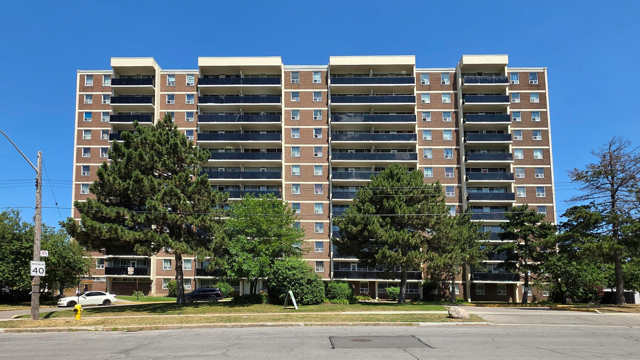 100 York Gate Boulevard, Toronto, ON, M3N 2C4 - 14
