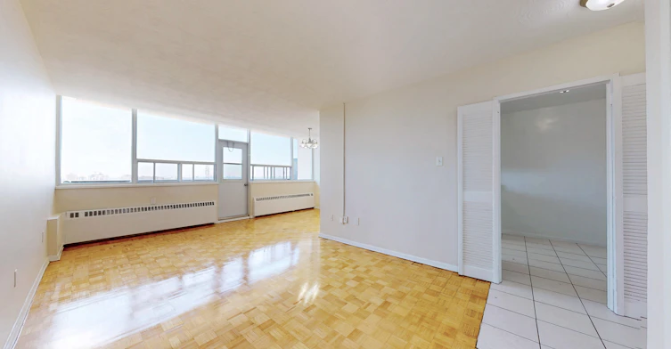 100 York Gate Boulevard, Toronto, ON, M3N 2C4 - 5
