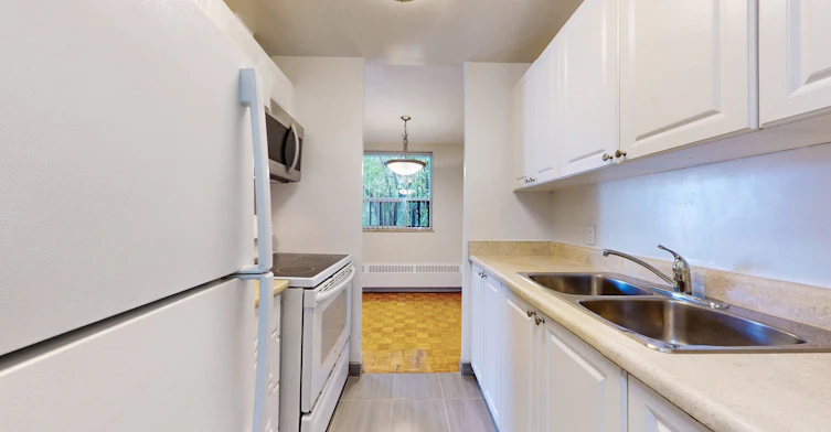 22 Elkhorn Drive, Toronto, ON, M2K 1J4 - 4