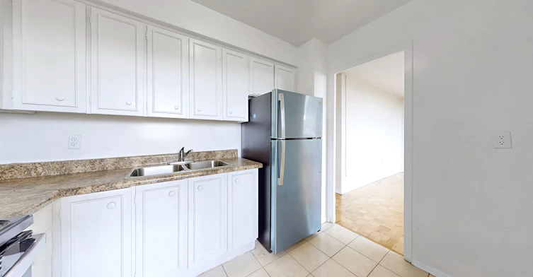 4 Goldfinch Court, Toronto, ON, M2R 2C3 - 4