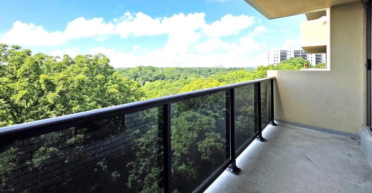4 Goldfinch Court, Toronto, ON, M2R 2C3 - 11