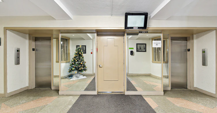 64 St. Clair Avenue West, Toronto, ON, M4V 1N1 - 17