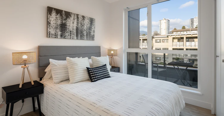 153 East 4th Street, North Vancouver, BC, V7M 2G5 - 2
