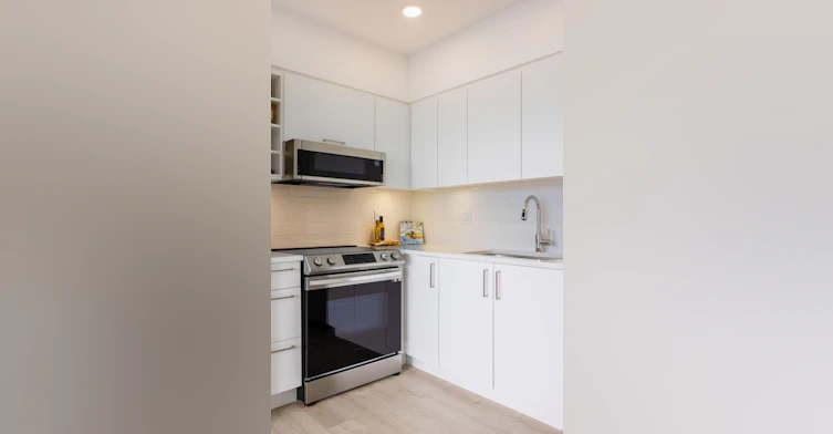 153 East 4th Street, North Vancouver, BC, V7M 2G5 - 3