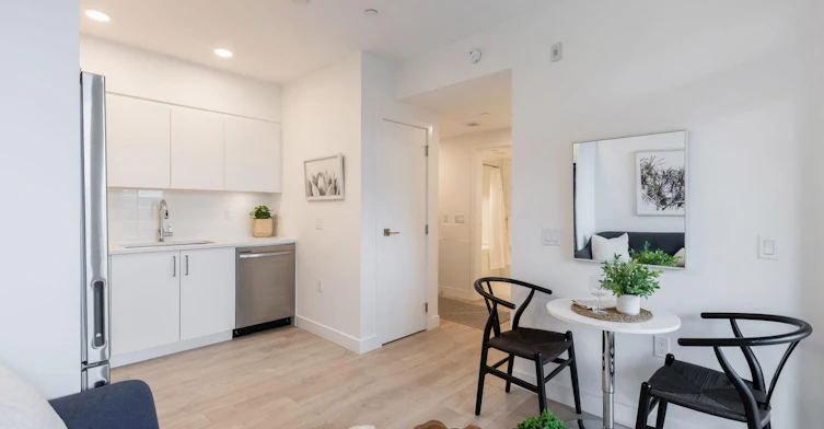 153 East 4th Street, North Vancouver, BC, V7M 2G5 - 10