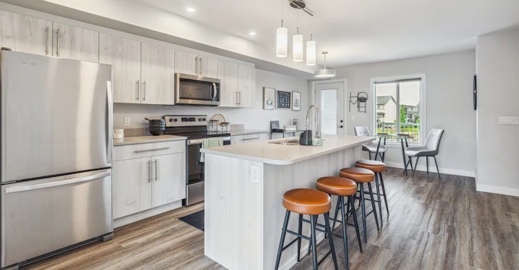 504-2 Ranchers Boulevard, Okotoks, AB, T1S 5X3 - 3