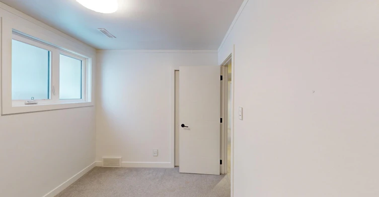 7704 46 Avenue Northwest, Calgary, AB, T3B 1Y2 - 11