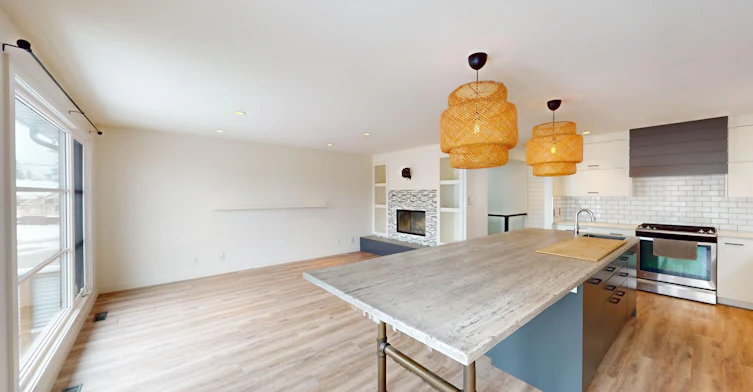 7704 46 Avenue Northwest, Calgary, AB, T3B 1Y2 - 6