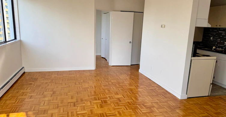 42-2020 Comox Street, Vancouver, BC, V6K 1H8 - 4