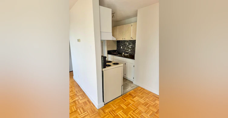 42-2020 Comox Street, Vancouver, BC, V6K 1H8 - 5