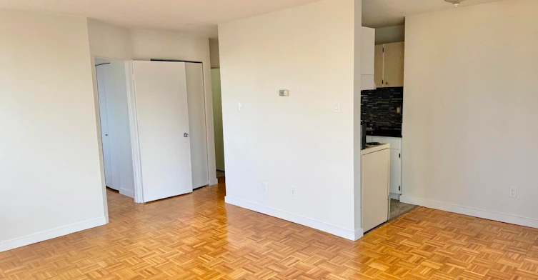 42-2020 Comox Street, Vancouver, BC, V6K 1H8 - 3