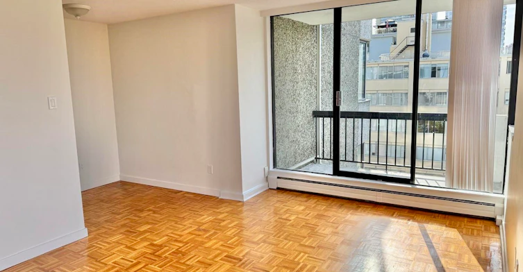 42-2020 Comox Street, Vancouver, BC, V6K 1H8 - 2