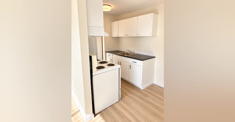 86-2020 Comox Street, Vancouver, BC, V6K 1H8 - 7