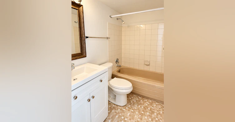 86-2020 Comox Street, Vancouver, BC, V6K 1H8 - 9