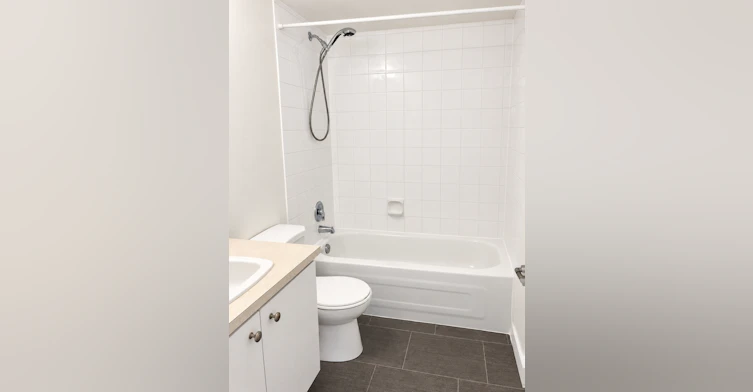 124-2020 Comox Street, Vancouver, BC, V6G 1R9 - 9