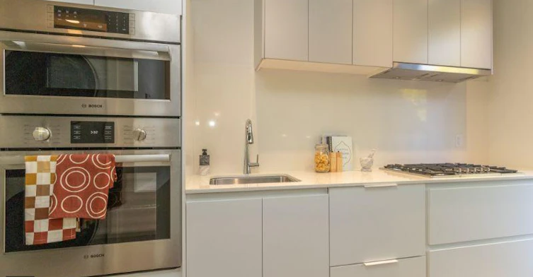 13-10 W 17th Avenue, Vancouver, BC, V5Y 1Z4 - 14
