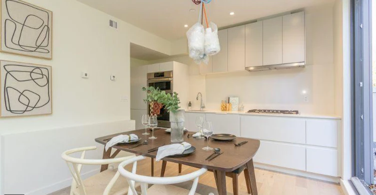 13-10 W 17th Avenue, Vancouver, BC, V5Y 1Z4 - 18