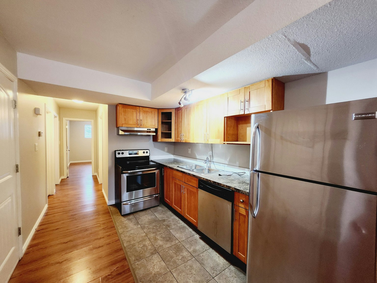 12124 122 Street Northwest, Edmonton, AB, T5L 0C8