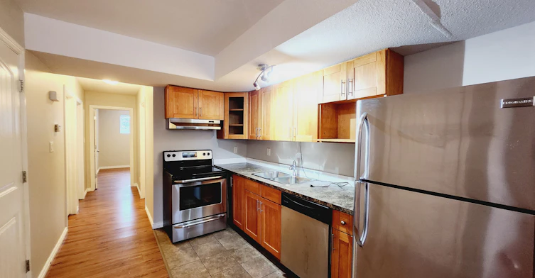12124 122 Street Northwest, Edmonton, AB, T5L 0C8