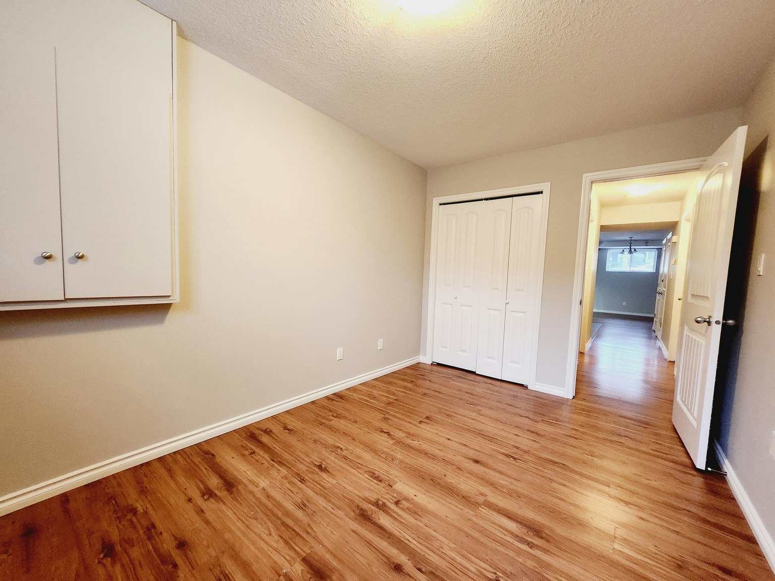 12124 122 Street Northwest, Edmonton, AB, T5L 0C8 - 7