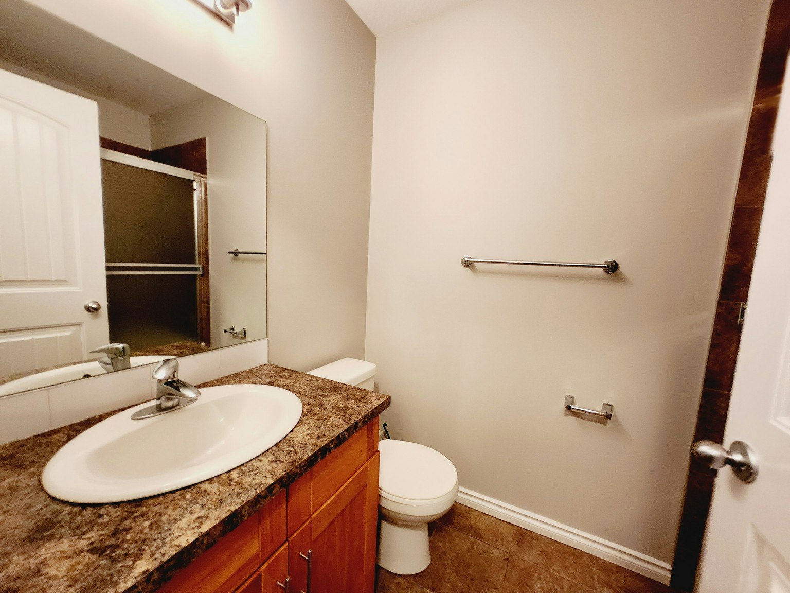 12124 122 Street Northwest, Edmonton, AB, T5L 0C8 - 6