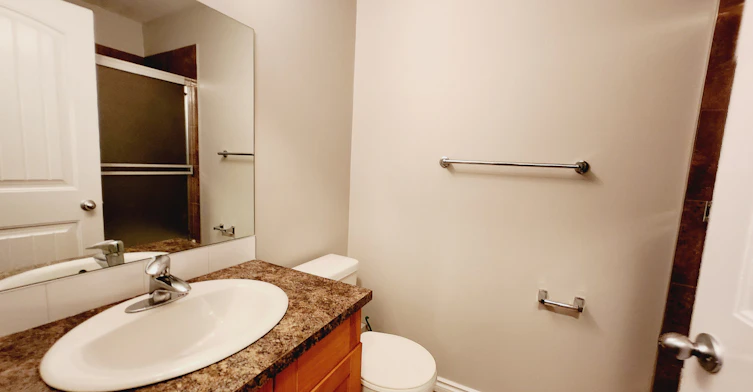 12124 122 Street Northwest, Edmonton, AB, T5L 0C8 - 6