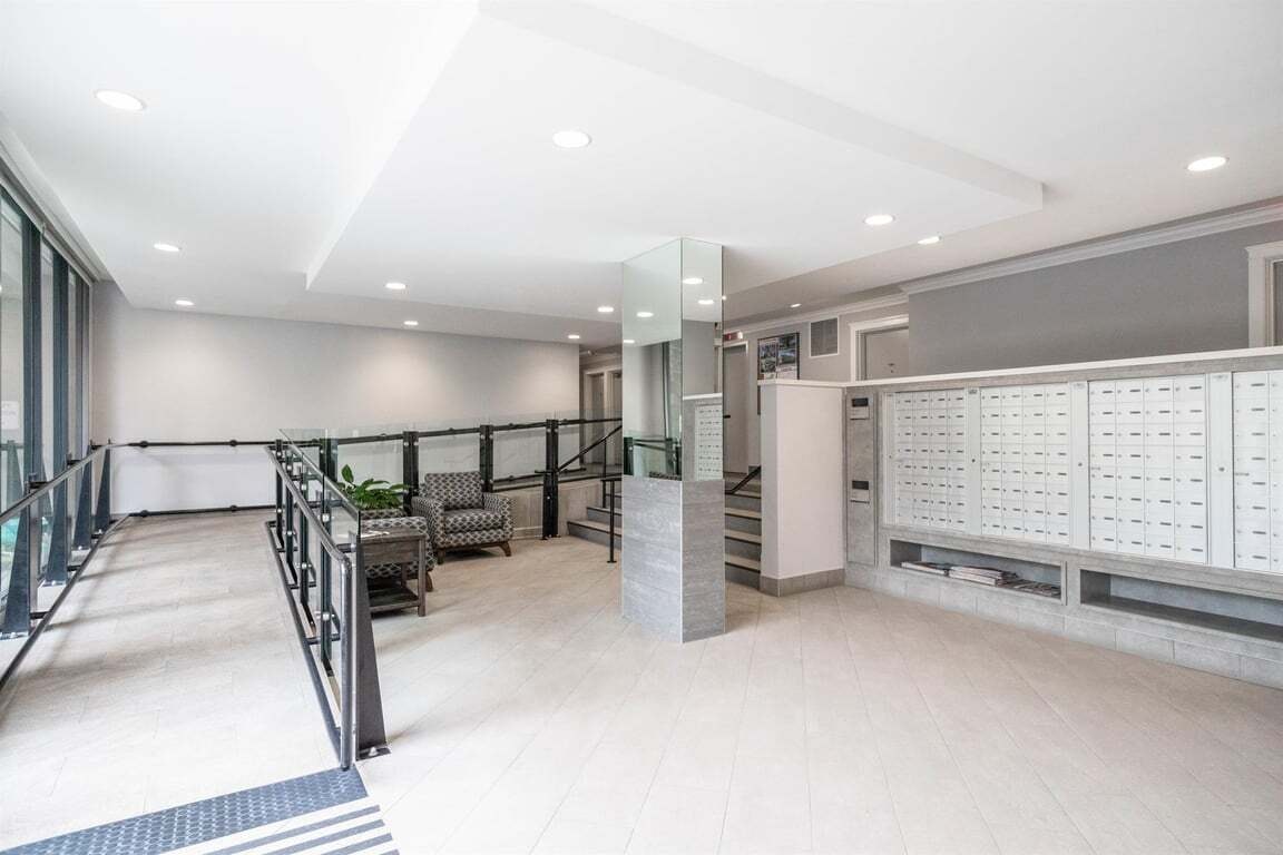 904-195 21st Street, West Vancouver, BC, V7V 4A4 - 2