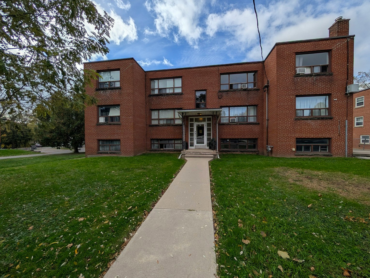 10-2128 Harris Crescent, Burlington, ON, L7R 1Z5 - 3