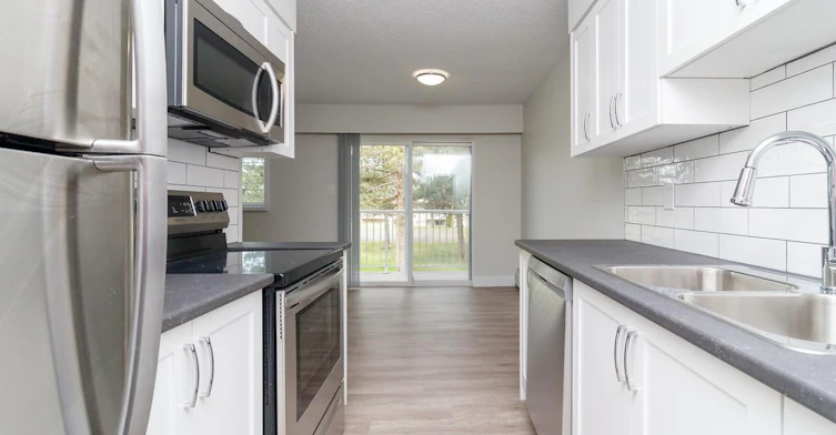 0407-155 Wakesiah Avenue, Nanaimo, BC, V9R 3K1 - 2