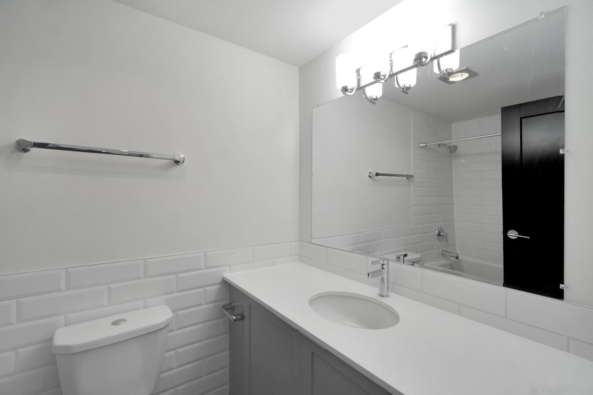 0102-21 Prideaux Street, Nanaimo, BC, V9R 5V7 - 9