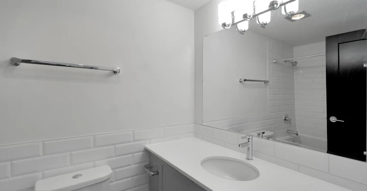 0102-21 Prideaux Street, Nanaimo, BC, V9R 5V7 - 9