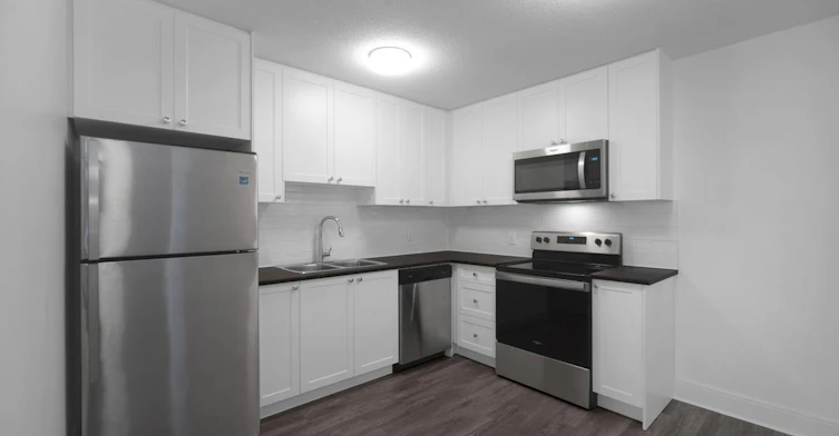 0102-21 Prideaux Street, Nanaimo, BC, V9R 5V7 - 2