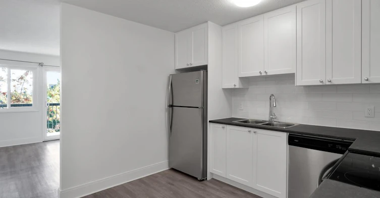 0102-21 Prideaux Street, Nanaimo, BC, V9R 5V7 - 3